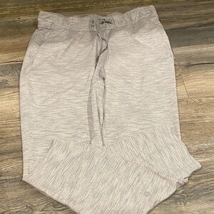 Woman's Lululemon joggers size 6